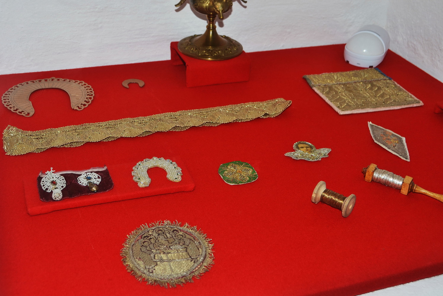 Старинные украшения в музеях Суздаля