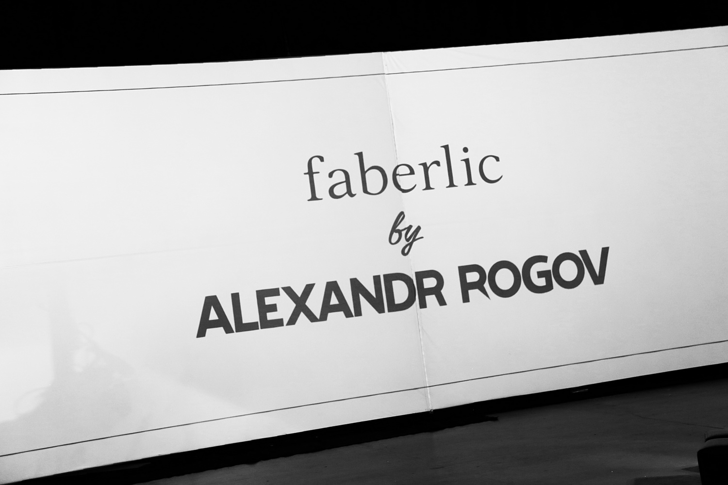 Коллаборация: Faberlic и Александр Рогов запускают капсульную коллекцию женской одежды и аксессуаров
